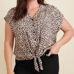 torrid Challis Tie-Front Dolman Top Chee Leopard Lightweight Button-Down Size 2